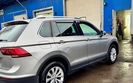 Volkswagen Tiguan II, 2017 год, 2 200 000 рублей, 2 фотография