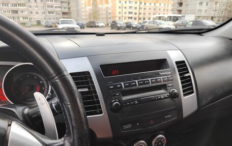 Mitsubishi Outlander III рестайлинг 3, 2008 год, 980 000 рублей, 10 фотография