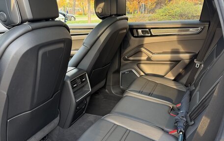 Porsche Cayenne III, 2022 год, 15 800 000 рублей, 21 фотография