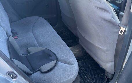 Toyota Yaris I рестайлинг, 2001 год, 230 000 рублей, 6 фотография