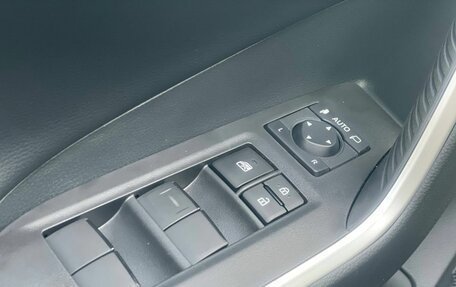 Toyota RAV4, 2025 год, 3 850 000 рублей, 8 фотография