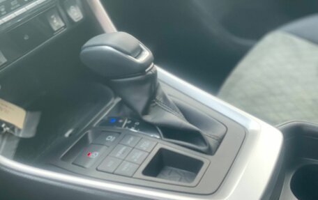 Toyota RAV4, 2025 год, 3 850 000 рублей, 11 фотография