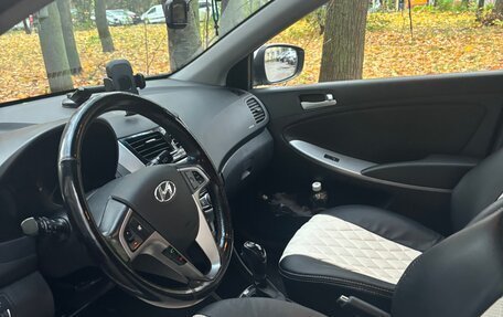 Hyundai Solaris II рестайлинг, 2015 год, 1 095 000 рублей, 2 фотография