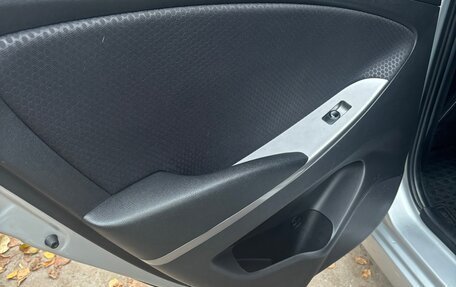 Hyundai Solaris II рестайлинг, 2015 год, 1 095 000 рублей, 18 фотография