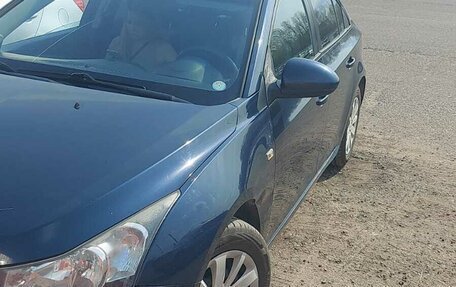 Chevrolet Cruze II, 2010 год, 530 000 рублей, 4 фотография