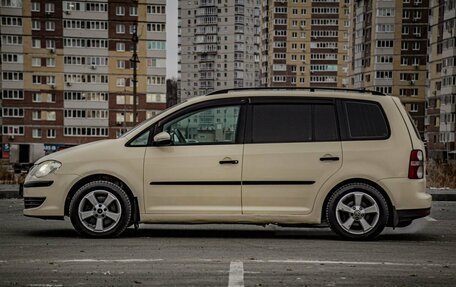 Volkswagen Touran III, 2010 год, 605 000 рублей, 5 фотография