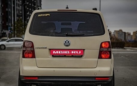 Volkswagen Touran III, 2010 год, 605 000 рублей, 7 фотография