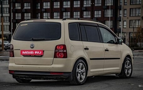 Volkswagen Touran III, 2010 год, 605 000 рублей, 8 фотография