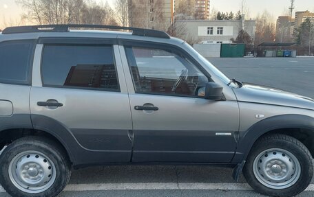 Chevrolet Niva I рестайлинг, 2012 год, 570 000 рублей, 3 фотография