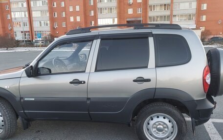 Chevrolet Niva I рестайлинг, 2012 год, 570 000 рублей, 5 фотография