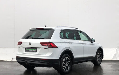Volkswagen Tiguan II, 2018 год, 2 100 000 рублей, 5 фотография
