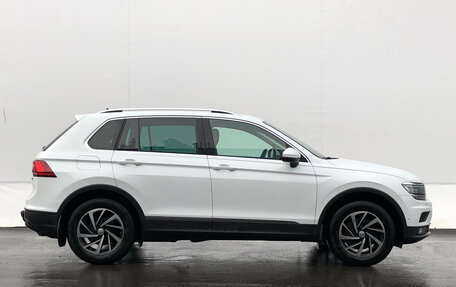 Volkswagen Tiguan II, 2018 год, 2 100 000 рублей, 4 фотография