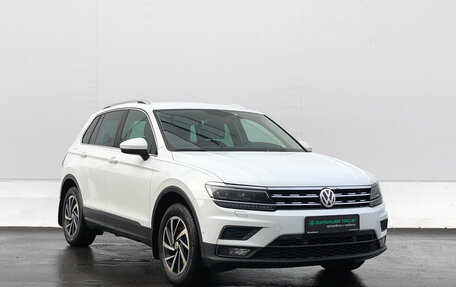 Volkswagen Tiguan II, 2018 год, 2 100 000 рублей, 3 фотография