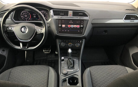 Volkswagen Tiguan II, 2018 год, 2 100 000 рублей, 11 фотография