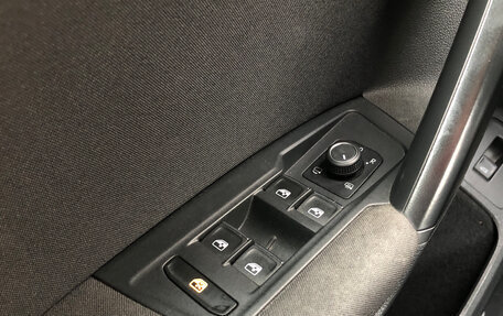 Volkswagen Tiguan II, 2018 год, 2 100 000 рублей, 15 фотография