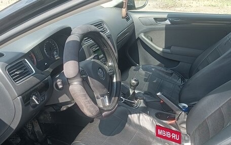 Volkswagen Jetta VI, 2011 год, 850 000 рублей, 6 фотография