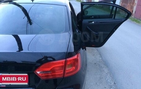 Volkswagen Jetta VI, 2011 год, 850 000 рублей, 18 фотография