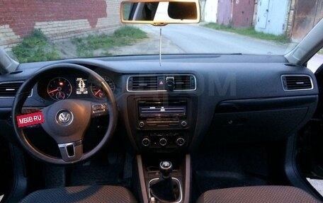 Volkswagen Jetta VI, 2011 год, 850 000 рублей, 16 фотография