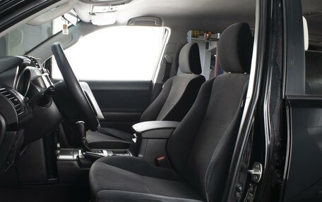 Toyota Land Cruiser Prado 150 рестайлинг 2, 2016 год, 3 230 000 рублей, 9 фотография