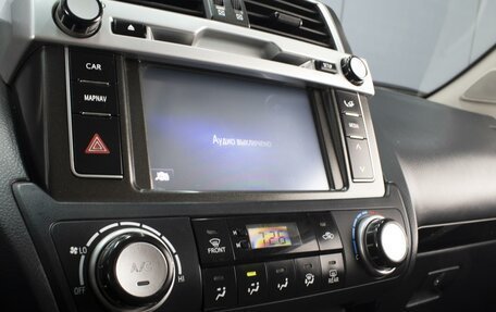 Toyota Land Cruiser Prado 150 рестайлинг 2, 2016 год, 3 230 000 рублей, 14 фотография