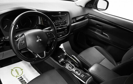 Mitsubishi Outlander III рестайлинг 3, 2019 год, 1 945 000 рублей, 9 фотография