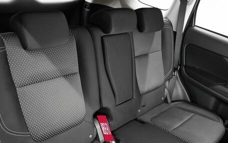 Mitsubishi Outlander III рестайлинг 3, 2019 год, 1 945 000 рублей, 13 фотография