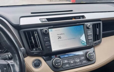 Toyota RAV4, 2019 год, 2 980 000 рублей, 11 фотография