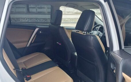 Toyota RAV4, 2019 год, 2 980 000 рублей, 10 фотография