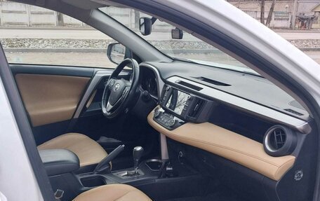 Toyota RAV4, 2019 год, 2 980 000 рублей, 9 фотография