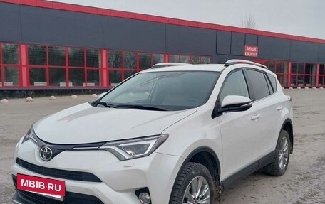 Toyota RAV4, 2019 год, 2 980 000 рублей, 2 фотография