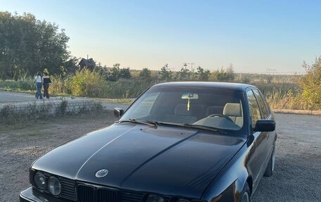 BMW 5 серия, 1992 год, 250 000 рублей, 1 фотография