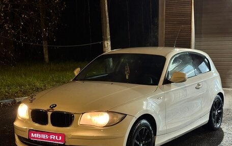 BMW 1 серия, 2011 год, 599 000 рублей, 1 фотография