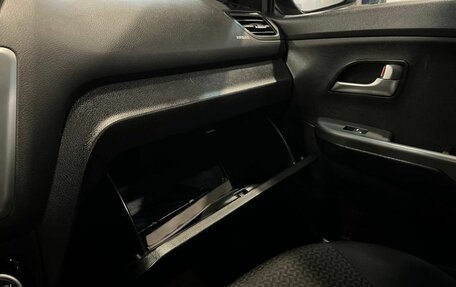 KIA Rio III рестайлинг, 2016 год, 950 000 рублей, 30 фотография