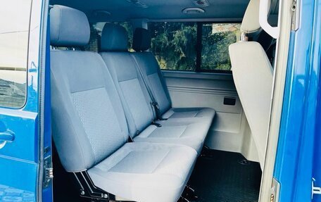 Volkswagen Caravelle T5, 2014 год, 2 050 000 рублей, 8 фотография