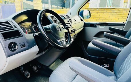 Volkswagen Caravelle T5, 2014 год, 2 050 000 рублей, 9 фотография