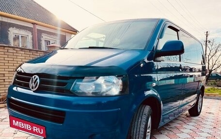 Volkswagen Caravelle T5, 2014 год, 2 050 000 рублей, 2 фотография