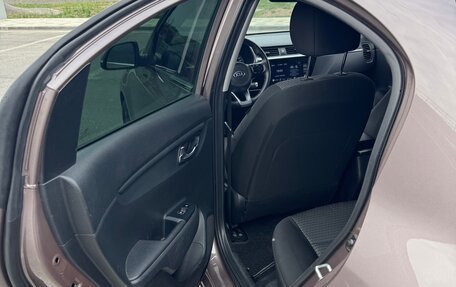 KIA Rio IV, 2021 год, 1 650 000 рублей, 11 фотография