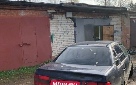 Volkswagen Passat B4, 1995 год, 90 000 рублей, 2 фотография