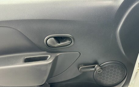 Renault Logan II, 2017 год, 578 000 рублей, 14 фотография