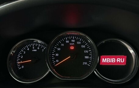 Renault Logan II, 2017 год, 578 000 рублей, 16 фотография