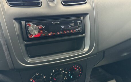 Renault Logan II, 2017 год, 578 000 рублей, 19 фотография