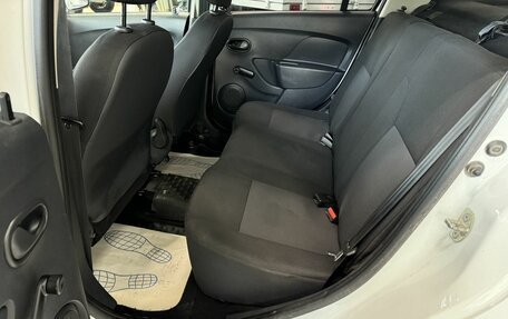 Renault Logan II, 2017 год, 578 000 рублей, 21 фотография