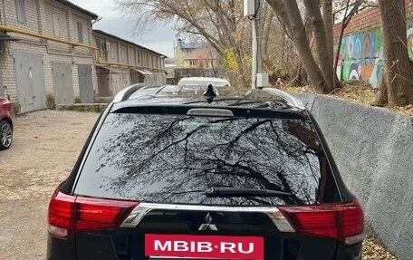 Mitsubishi Outlander III рестайлинг 3, 2019 год, 2 000 000 рублей, 4 фотография