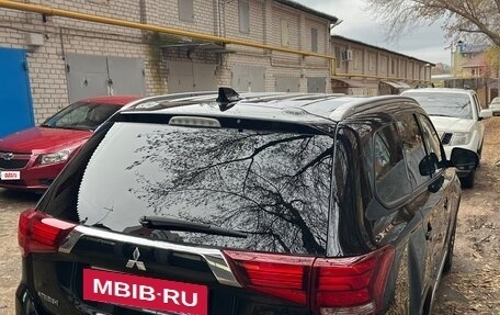Mitsubishi Outlander III рестайлинг 3, 2019 год, 2 000 000 рублей, 5 фотография