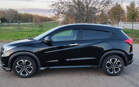 Honda Vezel, 2017 год, 1 850 000 рублей, 2 фотография