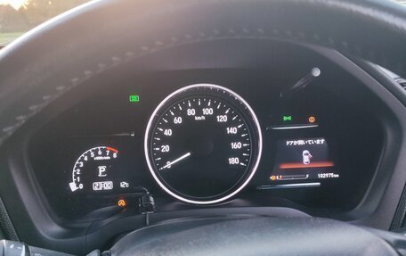 Honda Vezel, 2017 год, 1 850 000 рублей, 7 фотография