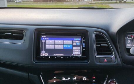 Honda Vezel, 2017 год, 1 850 000 рублей, 6 фотография