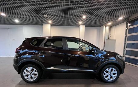 Renault Kaptur I рестайлинг, 2017 год, 1 215 000 рублей, 2 фотография