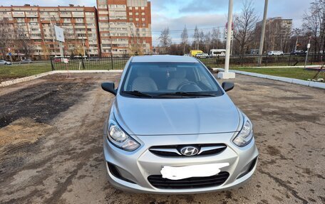Hyundai Solaris II рестайлинг, 2012 год, 690 000 рублей, 2 фотография