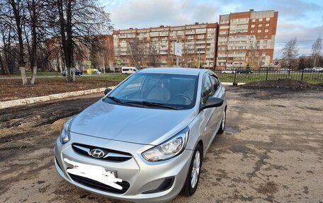 Hyundai Solaris II рестайлинг, 2012 год, 690 000 рублей, 3 фотография